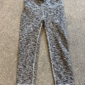 GAP Women's Gray Patterned Cropped Pants
